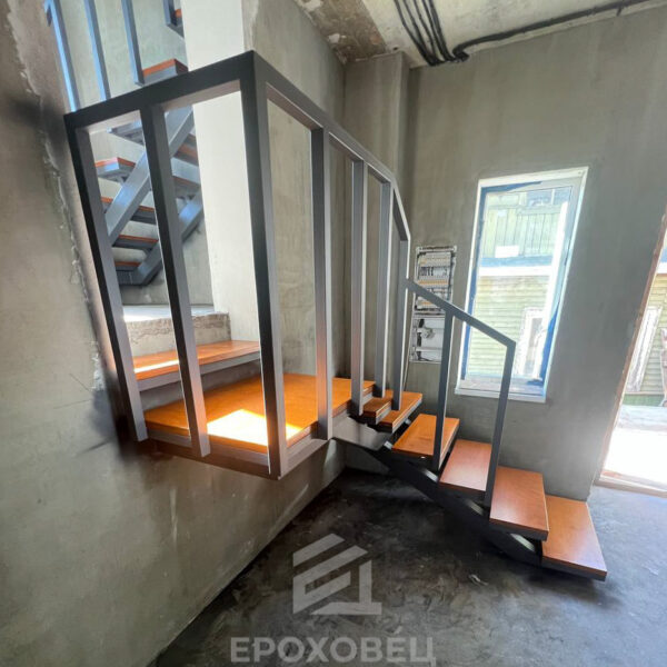 Alternative view of Лестница в частный дом 6