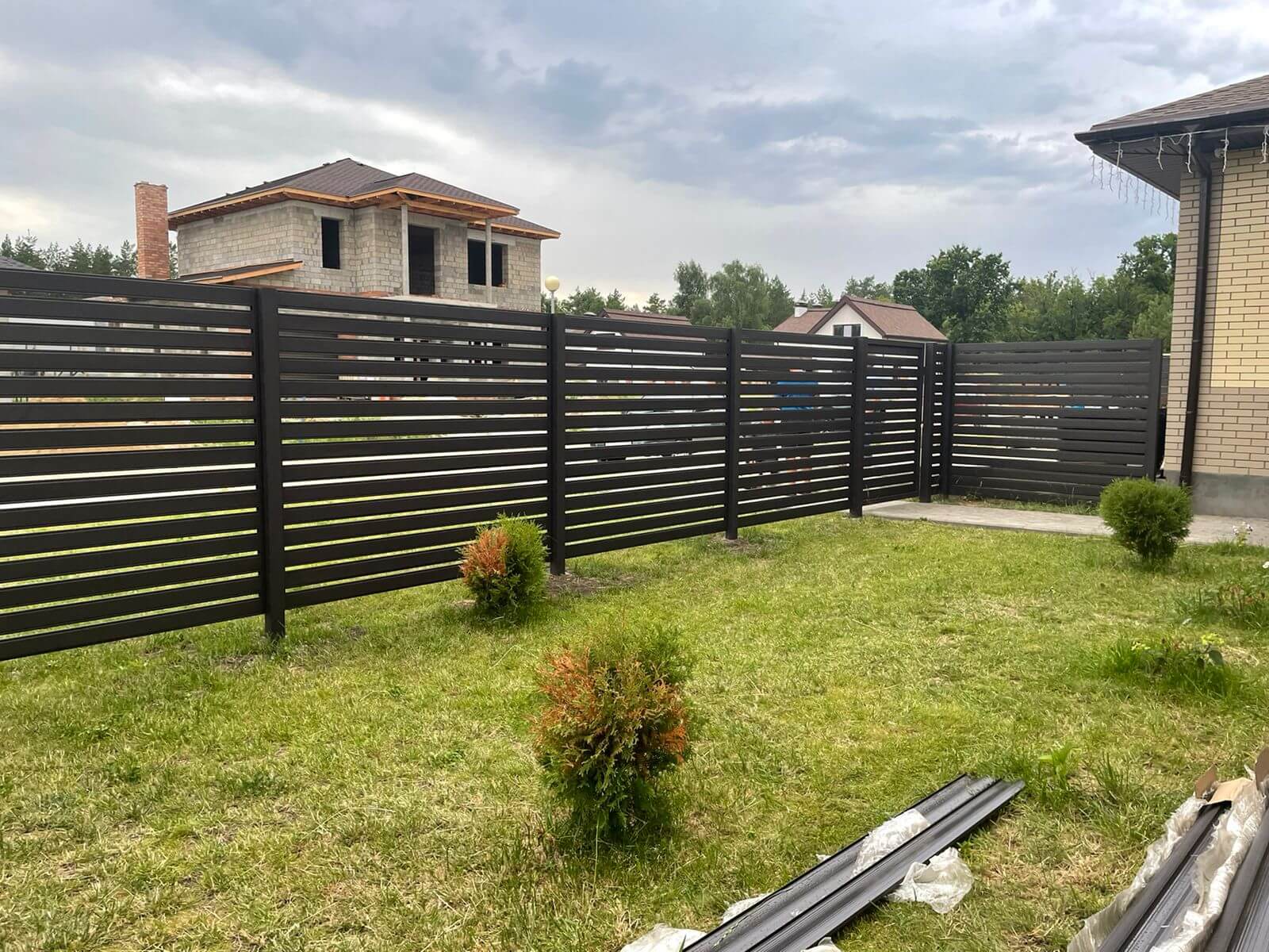 Забор из планкера ранчо 9