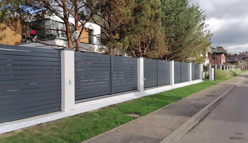 Заборы из планкера ранчо в стиле Лофт